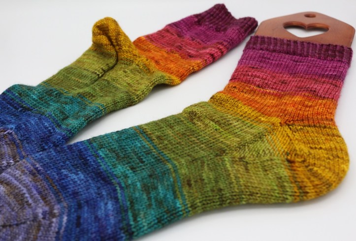 Toe Up Regenbogen Socken (7)